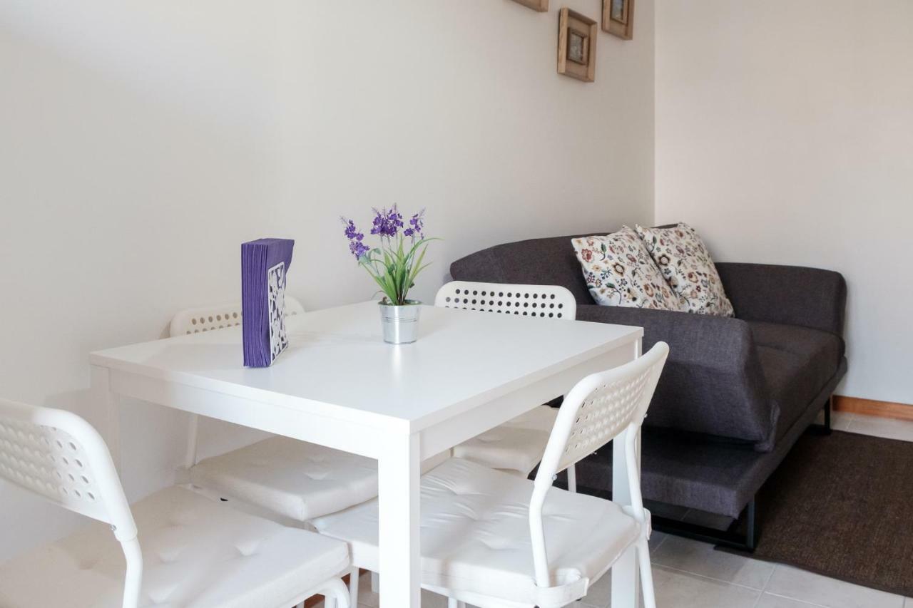 Apartment With Balcony In The Square ポルト エクステリア 写真
