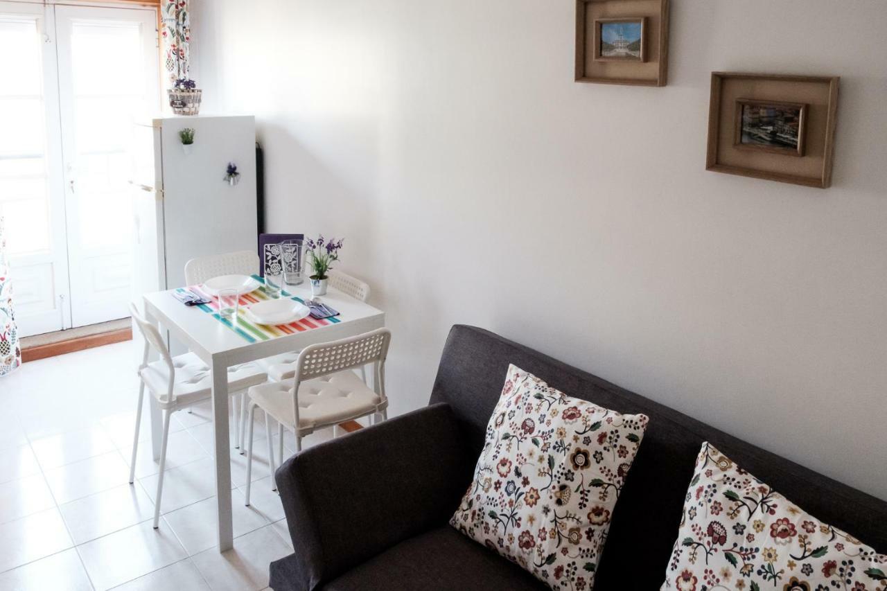 Apartment With Balcony In The Square ポルト エクステリア 写真