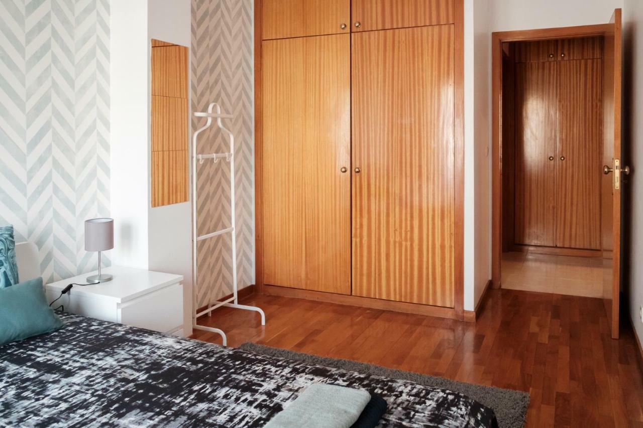 Apartment With Balcony In The Square ポルト エクステリア 写真