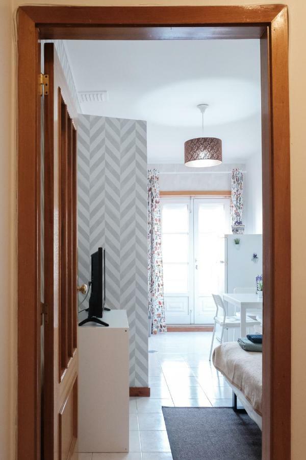 Apartment With Balcony In The Square ポルト エクステリア 写真
